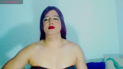Snapshot of sophiehillsxo chatting on 05/12/26, 06:32 sophiehillsxo online show from 05/12/26, 06:32