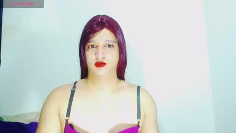 Snapshot of sophiehillsxo chatting on 05/23/26, 10:30 sophiehillsxo online show from 05/23/26, 10:30