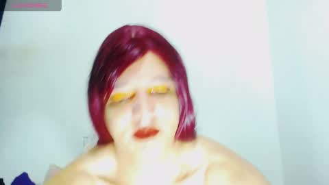 Snapshot of sophiehillsxo chatting on 05/25/26, 10:10 sophiehillsxo online show from 05/25/26, 10:10