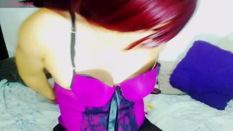 Snapshot of sophiehillsxo chatting on 06/20/26, 05:21 sophiehillsxo online show from 06/20/26, 05:21