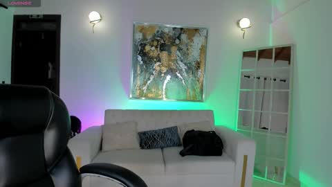 Snapshot of sophiehouston_ chatting on 11/24/25, 06:13 Sophie Houston online show from 11/24/25, 06:13