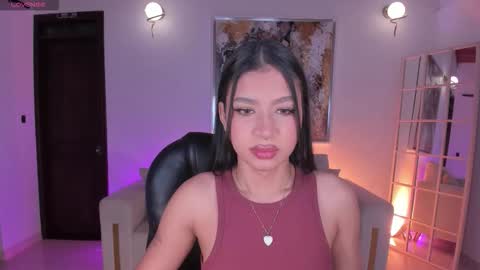 Snapshot of sophiehouston_ chatting on 01/09/26, 04:04 Sophie Houston online show from 01/09/26, 04:04