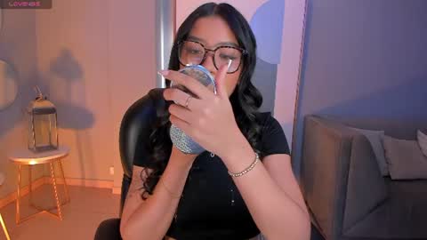 Snapshot of sophiehouston_ chatting on 06/13/26, 02:42 Sophie Houston online show from 06/13/26, 02:42