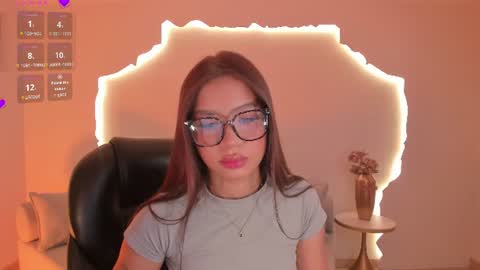 Snapshot of sophiehouston_ chatting on 06/27/26, 03:44 Sophie Houston online show from 06/27/26, 03:44
