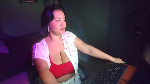 Snapshot of sophiejuicy_ chatting on 10/26/25, 03:45 sophiejuicy_ online show from 10/26/25, 03:45