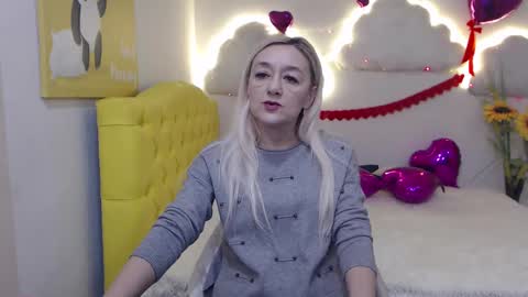 sophiekittyy online show from 02/16/25, 07:26