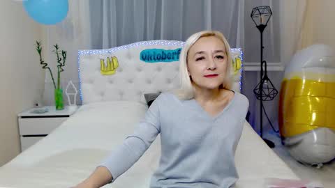 sophiekittyy online show from 09/25/25, 06:28