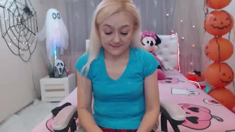sophiekittyy online show from 10/11/25, 06:45