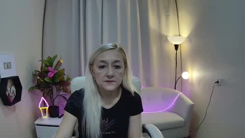 sophiekittyy online show from 03/19/26, 07:23