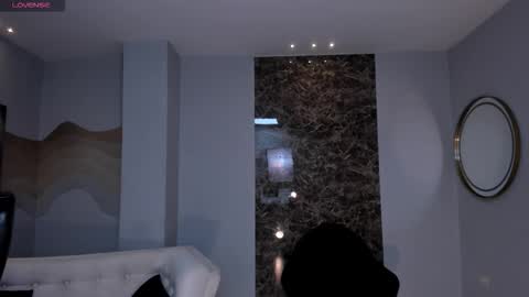 Snapshot of sophielanne chatting on 12/17/25, 03:45 Sophie online show from 12/17/25, 03:45