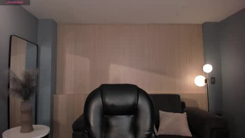 Snapshot of sophielanne chatting on 01/11/26, 04:06 Sophie online show from 01/11/26, 04:06