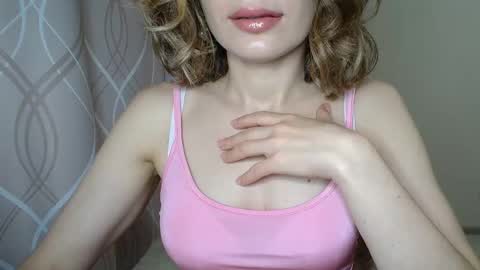 Snapshot of sophiemisss chatting on 09/30/25, 10:42 Sophiemisss online show from 09/30/25, 10:42