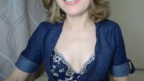 Snapshot of sophiemisss chatting on 10/09/25, 11:19 Sophiemisss online show from 10/09/25, 11:19