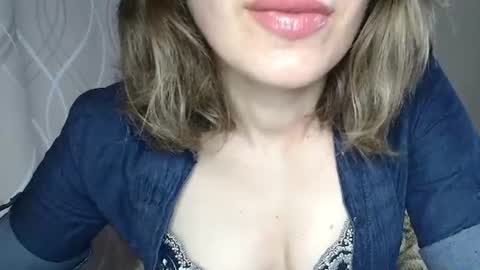 Snapshot of sophiemisss chatting on 07/04/26, 06:19 Sophiemisss online show from 07/04/26, 06:19