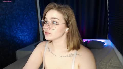 Snapshot of sophiemure chatting on 04/27/26, 08:29 Sophie online show from 04/27/26, 08:29