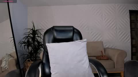 Snapshot of sophiepalmerx chatting on 02/24/25, 06:04 Sophie Palmer online show from 02/24/25, 06:04