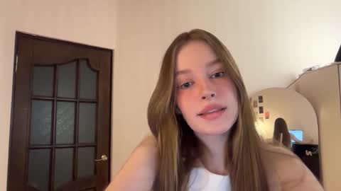 Snapshot of sophiephoria chatting on 10/02/25, 04:36 Sophie Next stream 3 online show from 10/02/25, 04:36