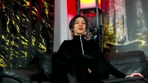 Snapshot of sophiepriestess chatting on 12/15/24, 05:31 SophiePriestess online show from 12/15/24, 05:31