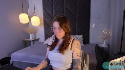 Sophie online show from 10/13/25, 09:04