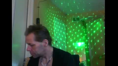 Snapshot of sophiestar12 chatting on 12/20/24, 12:16 Sophiestar online show from 12/20/24, 12:16