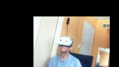 Snapshot of sophiestar12 chatting on 12/29/24, 11:18 Sophiestar online show from 12/29/24, 11:18