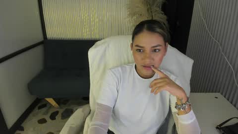 sophiewatson_ online show from 05/26/26, 12:56