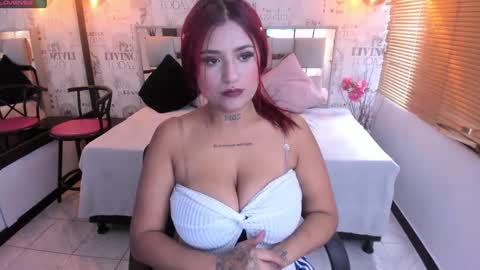 Snapshot of sophiia_13 chatting on 09/13/25, 01:22 Sofi online show from 09/13/25, 01:22