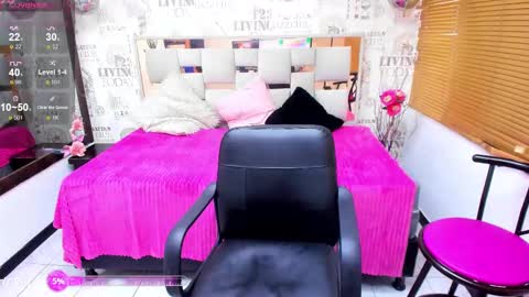 Snapshot of sophiia_13 chatting on 09/15/25, 12:49 Sofi online show from 09/15/25, 12:49