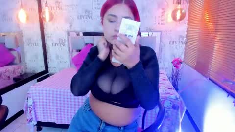 Snapshot of sophiia_13 chatting on 10/14/25, 12:50 Sofi online show from 10/14/25, 12:50