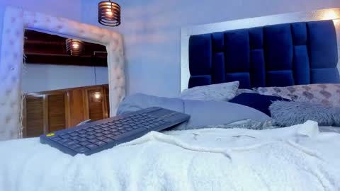 Snapshot of sophiia_gomezz_ chatting on 02/08/25, 03:19 sophi online show from 02/08/25, 03:19