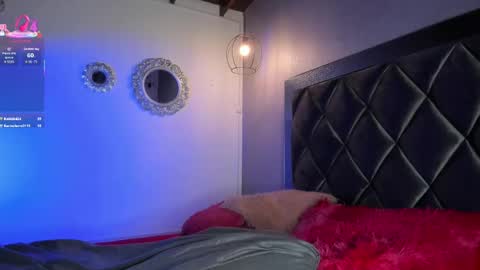 Snapshot of sophiia_gomezz_ chatting on 09/19/25, 08:38 sophi online show from 09/19/25, 08:38