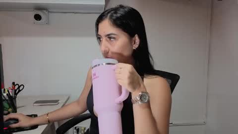 Snapshot of sophiie_blakee chatting on 05/31/26, 10:44 Sophiee online show from 05/31/26, 10:44