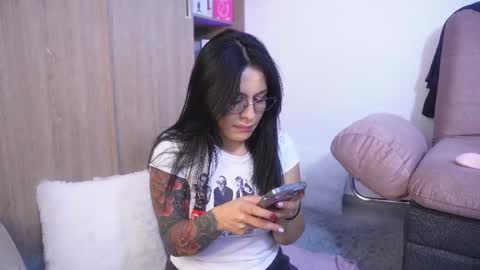 Sophiie online show from 12/18/25, 08:59