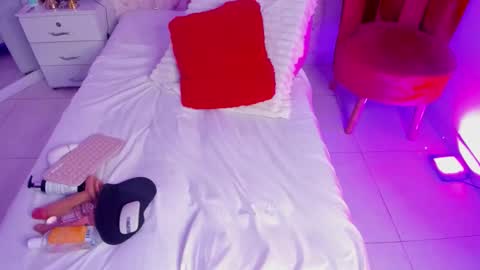 Sophie Wilson online show from 02/19/26, 03:46