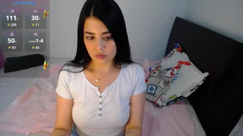 Snapshot of sophy_whiite_ chatting on 10/22/25, 09:14 Sophy online show from 10/22/25, 09:14