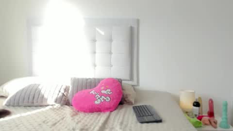 Sofia  online show from 10/23/25, 09:24