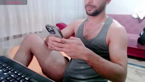 luis online show from 10/31/25, 10:44