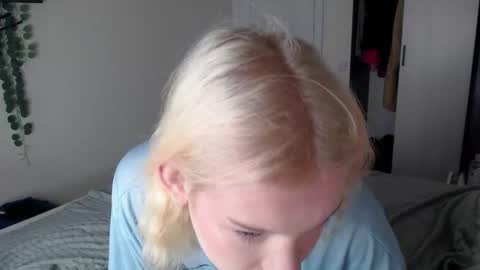 soska_albinosk online show from 12/02/25, 11:48