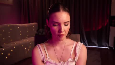 Snapshot of soul_garden chatting on 12/15/25, 03:49 sylene online show from 12/15/25, 03:49