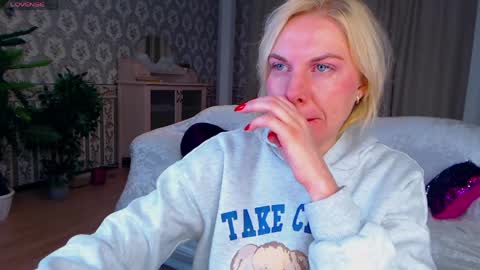 Lisa online show from 04/06/26, 01:14