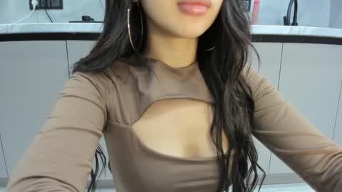 Mia online show from 10/03/25, 12:29