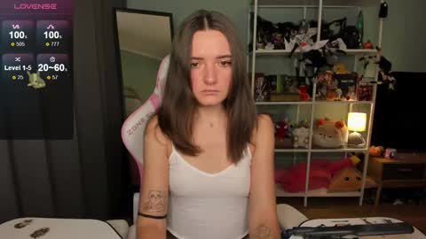 Snapshot of soulmate__ chatting on 11/13/25, 04:00 soulmate__ online show from 11/13/25, 04:00