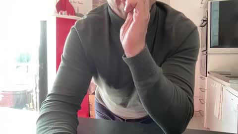 soumisanal2013 online show from 11/18/25, 12:42