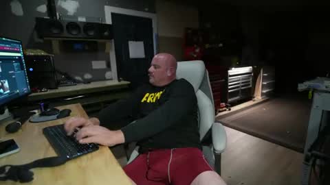 Snapshot of soundfreqnj chatting on 10/27/25, 04:38 soundfreqnj online show from 10/27/25, 04:38