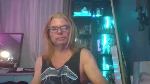 Milaney  Dalaney online show from 04/15/26, 03:24