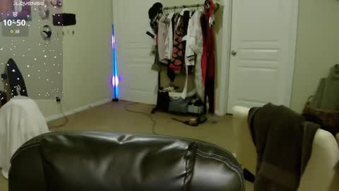 Snapshot of southerbunny chatting on 09/23/25, 11:02 Bunnydathug online show from 09/23/25, 11:02