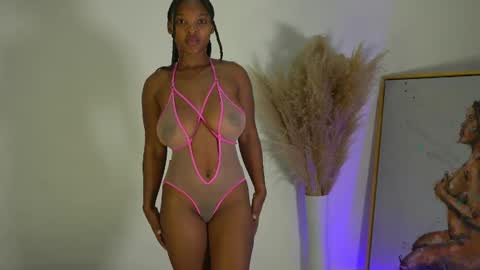 Snapshot of sow_fitt chatting on 05/10/26, 12:32 sow_fitt online show from 05/10/26, 12:32