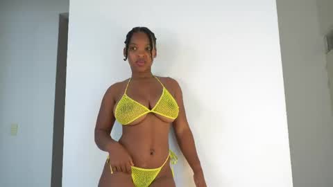 Snapshot of sow_fitt chatting on 05/26/26, 12:12 sow_fitt online show from 05/26/26, 12:12