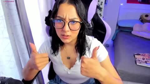 Lili online show from 12/16/24, 08:37