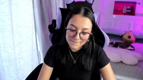 Lili online show from 02/20/25, 10:04